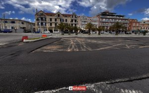 Ξεκίνησε η τελική ασφαλτόστρωση στο Δημοτικό χώρο στάθμευσης της παραλιακής