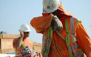 Εργατικό Κέντρο: Nα παρθούν άμεσα μέτρα προστασίας των εργαζομένων με αφορμή τον καύσωνα