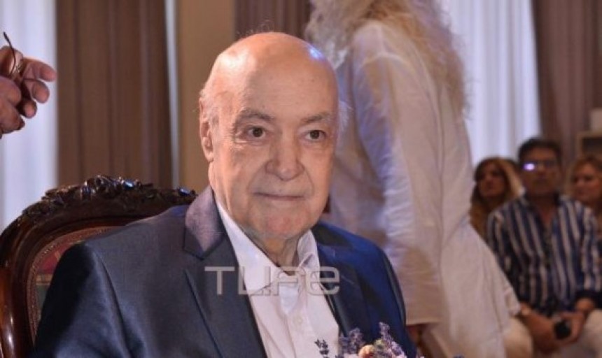 Ανδρέας Μπάρκουλης: Ντύθηκε ξανά γαμπρός στα 78 του χρόνια! (εικόνες)