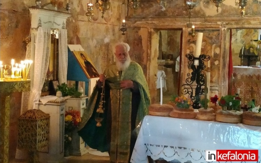 Λουρδάτα: Με κατάνυξη ο Εσπερινός στον Μεταβυζαντινό Ιερό Ναό της Αγίας Παρασκευής Τζιφάτων (εικόνες)