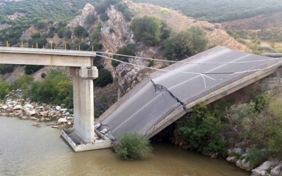 Κατέρρευσε τμήμα γέφυρας στην Ξάνθη (εικόνες)