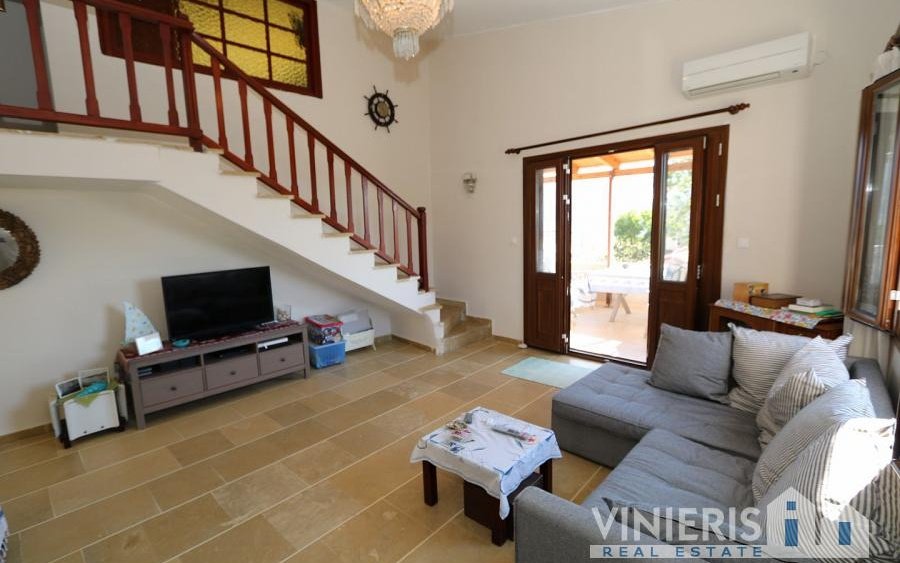 Vinieris Real Estate: Διώροφη μονοκατοικία με υπέροχη θέα στο Ληξούρι