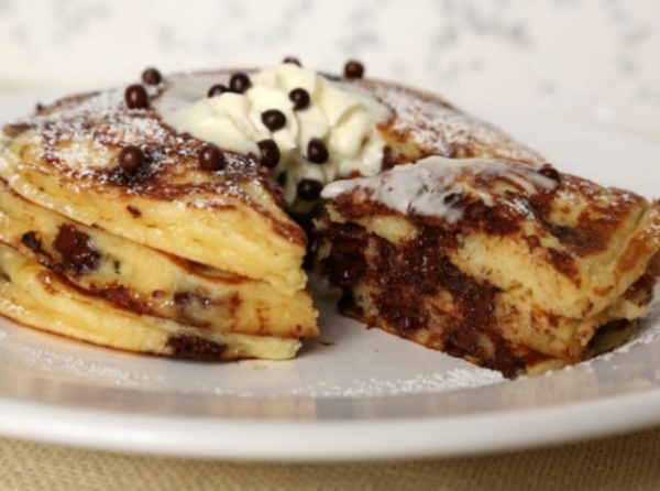 Λαχταριστά pancakes με κομματάκια σοκολάτας