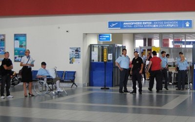 Ζάκυνθος: Τουρίστριες το ΄σκασαν από το ξενοδοχείο καραντίνας - Συνελήφθησαν στο αεροδρόμιο