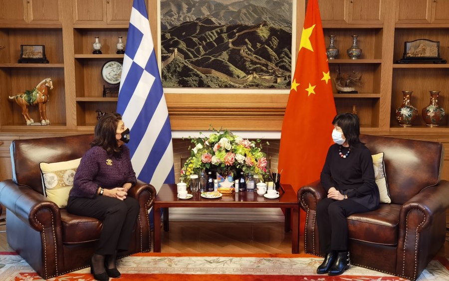 Με την Πρέσβειρα της Λαϊκής Δημοκρατίας της Κίνας στην Ελλάδα συναντήθηκε η Ρόδη Κράτσα