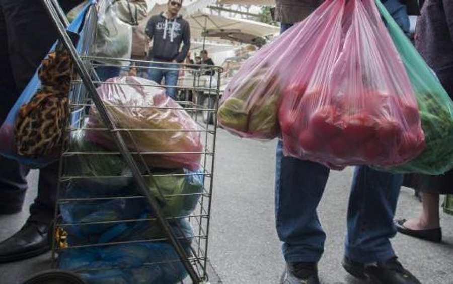 Τέλος οι δωρεάν πλαστικές σακούλες στα καταστήματα από την 1η Ιανουαρίου