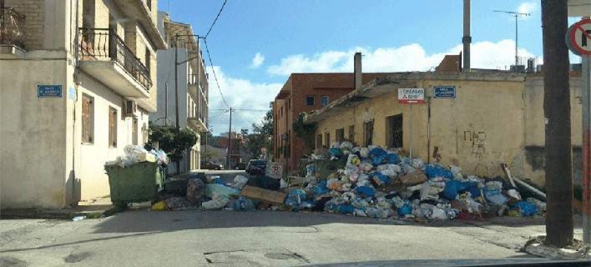 Βουνά τα σκουπίδια στη Ζάκυνθο -Φοβούνται για την υγεία τους οι κάτοικοι [εικόνες]