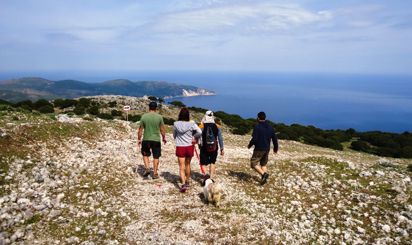 προχωρώντας προς την θάλασσα
