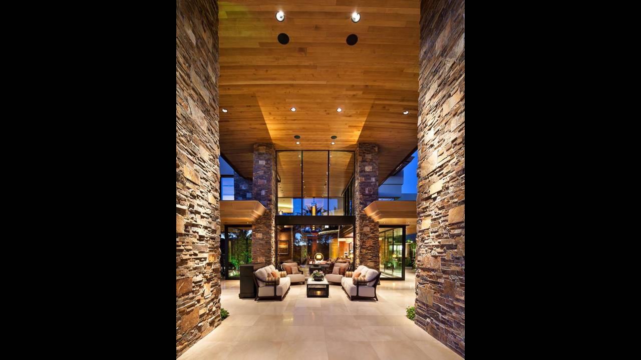 David-Copperfield-Las-Vegas-Mansion-Outdoor-Living-Area-1200x1500