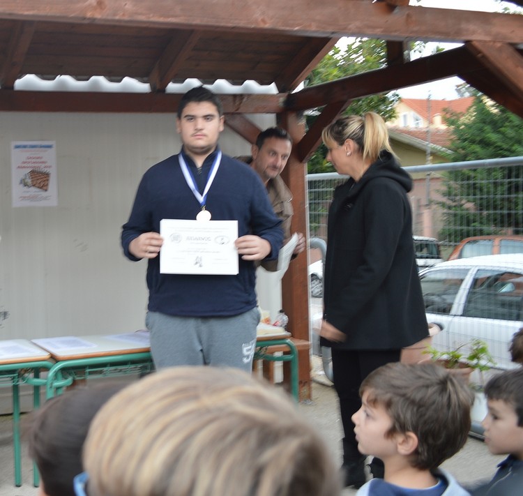 Γυν Λ 1