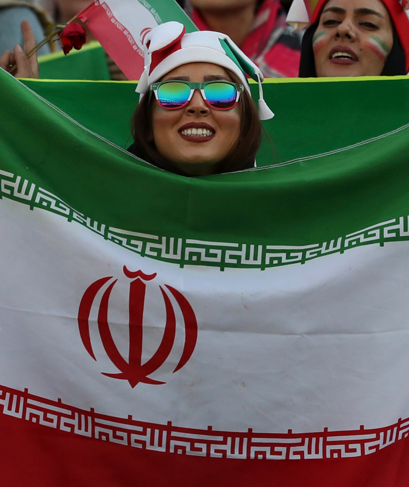 iran simaia gynaika