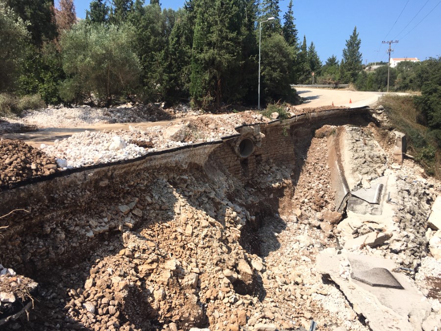 θέση Σπηλιά του Κότσυφα παλαιός αγωγός λιθοδομή