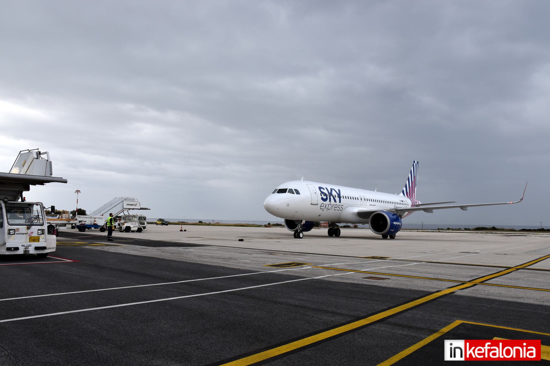 00013sky express neo a320 2