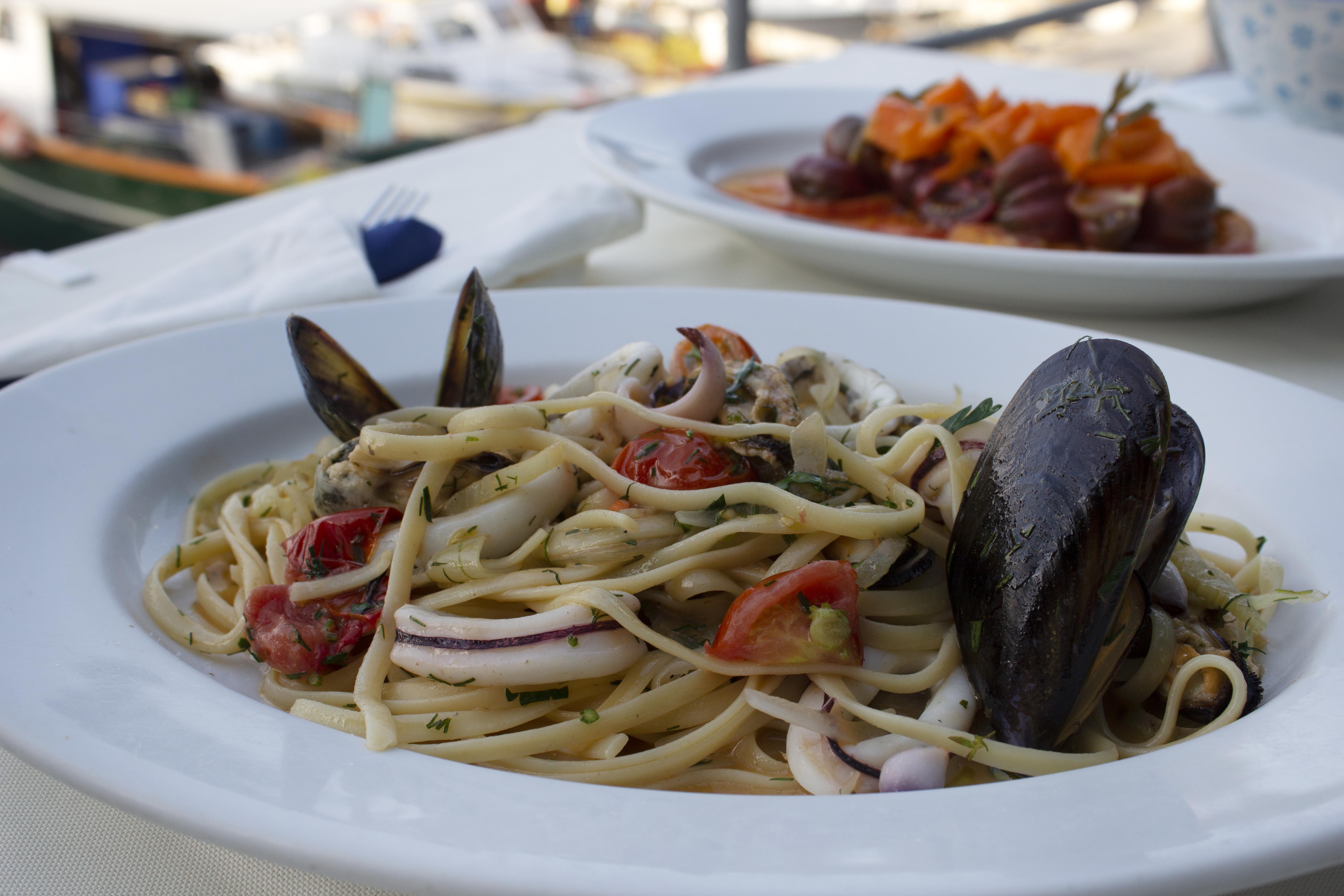 Antheia Kotsi kolombus restaurant seafood linguini sm