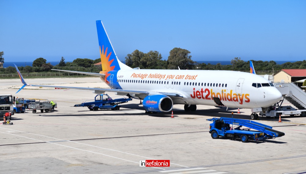 tui jet218