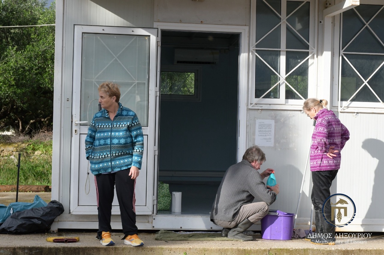 stiroseis adespota lixouri7