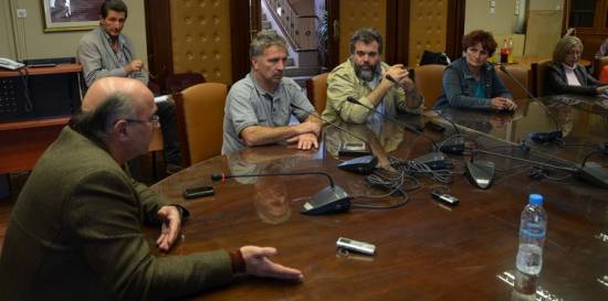 Παράσταση διαμαρτυρίας από το ΕΛΜΕΚΙ στην αντιπεριφέρεια και συζήτηση με τον Σωτήρη Κουρή