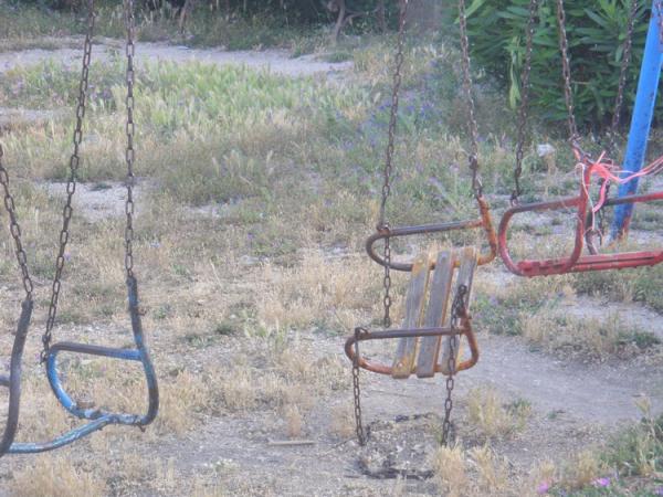 H "κατάντια" μιας παιδικής χαράς στο Αργοστόλι