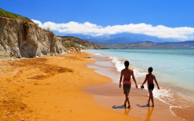 Ξι: To κόκκινo «διαμάντι» της Κεφαλονιάς που κόβει την ανάσα