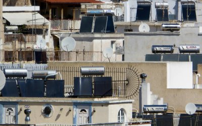 Επιδότηση σε όλους το «Αλλάζω θερμοσίφωνα» και αντλίες θερμότητας