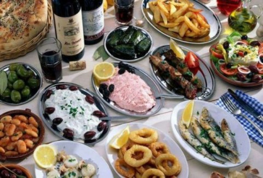 Γιατί την Καθαρά Δευτέρα τρώμε λαγάνα, ταραμά και χαλβά;