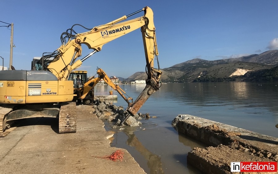 Προχωράει η ανάπλαση του χώρου πίσω από την αγορά Αργοστολίου(εικόνες)