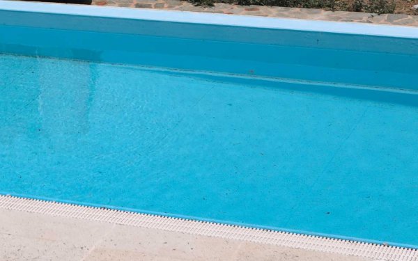 Σοκ στην Αχαΐα: Παιδί χωρίς τις αισθήσεις του σε πισίνα – Μάχη για να κρατηθεί ζωντανό