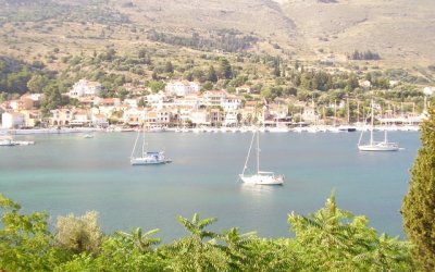 Απόψε ανάβουν φωτιές για τον Άη Γιάννη τον Λαμπαδάρη, στο λιμάνι της Αγίας Ευφημίας
