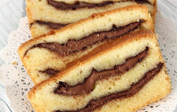 Υπέροχο κέικ βανίλιας με γέμιση Nutella