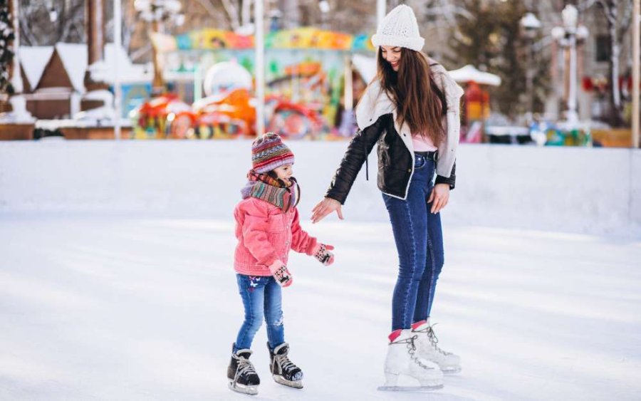 Η χριστουγεννιάτικη μαγεία επιστρέφει: Παγοδρόμιο στην κεντρική πλατεία Αργοστολίου
