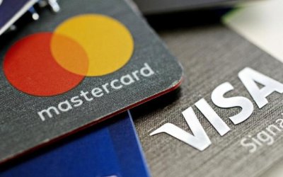 Τράπεζες: Αποζημίωση καταναλωτών για ηλεκτρονικές απάτες – Τι θα ισχύει για την κλοπή καρτών