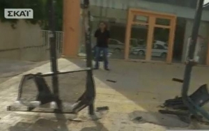 Εκτακτο: ΙΧ έπεσε σε στάση λεωφορείου στη Μεταμόρφωση -1 νεκρός, 3 τραυματίες