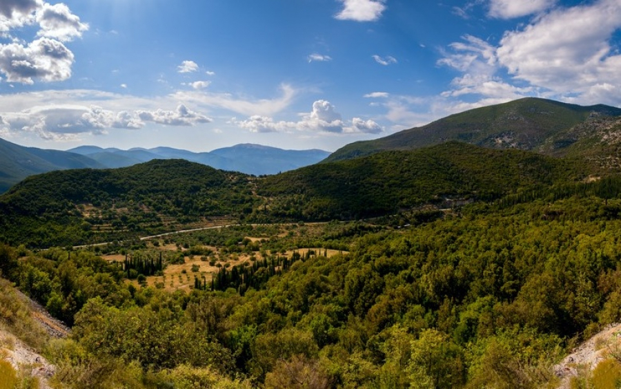 Απαγόρευση κυκλοφορίας οχημάτων και εκδρομέων στον Αίνο από σήμερα έως και την Δευτέρα 31 Αυγούστου