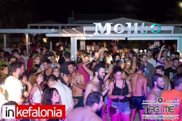 Το Party του Mojito Beach Bar στην Αντίσαμο με τον Kiko Navarro (εικόνες)