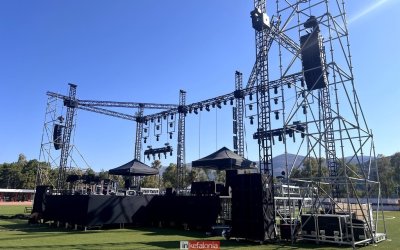 Έτοιμο το stage για τη μεγάλη συναυλία του Γιώργου Κακοσαίου στο Αργοστόλι