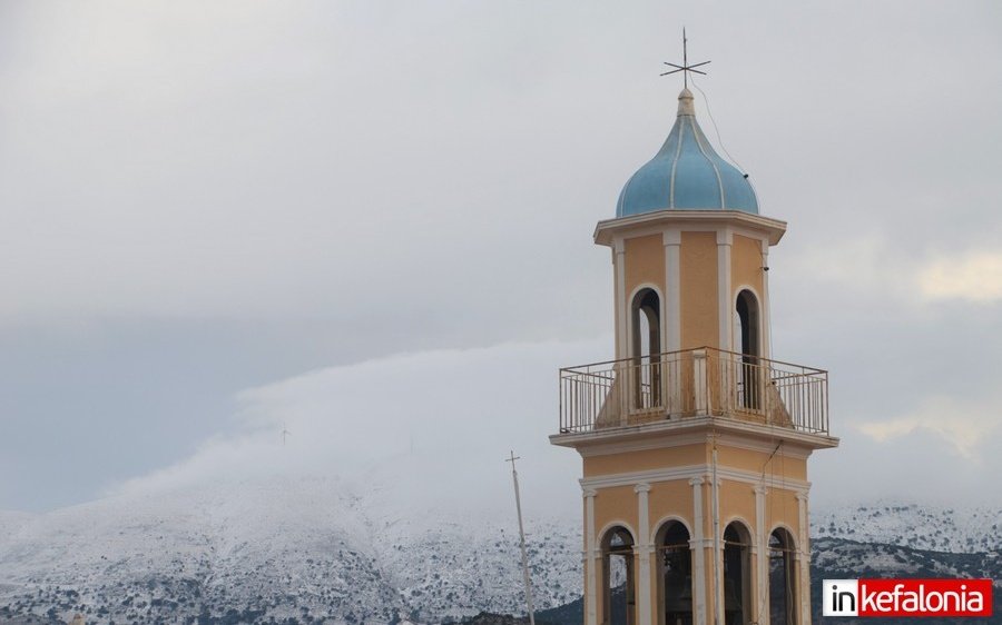 Στα λευκά &quot;ντύθηκαν&quot; και τα γύρω βουνά της Κεφαλονιάς (εικόνες)