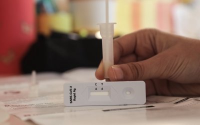 Κορονοϊός: Yποχρεωτικό self test στο Δημόσιο από τη Μεγάλη Δευτέρα