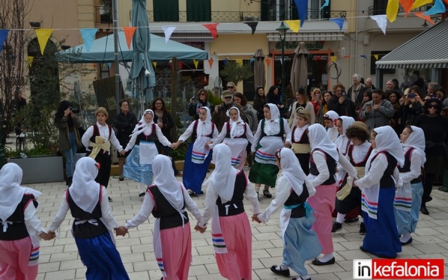 Τσικνοπέμπτη στην Πλατεία Καμπάνας στο Αργοστόλι