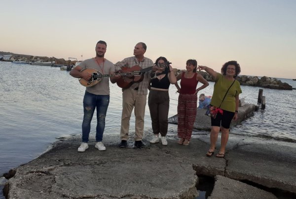 Όμορφες στιγμές από την Ελληνοϊταλική Βαρκαρόλα και Περατζάδα στον Κατελειό (εικόνες/video)