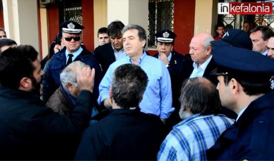 Έντονο «πρέσινγκ» σε Χρυσοχοϊδη για έργα αποκατάστασης, αποζημιώσεις, σχολεία, Χάρακα και Εργατικές (video)