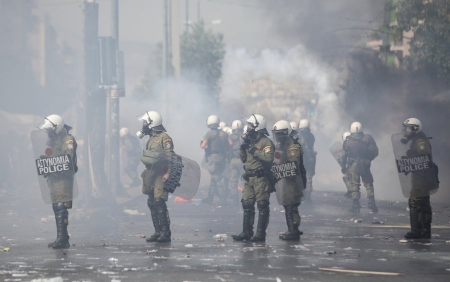 Αλλάζουν όλα στις πορείες: Αστυνομικοί με κάμερες, κλιμακούμενη χρήση μέσων