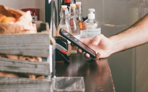 IRIS: Υποχρεωτικό για τις πληρωμές από 1η Δεκεμβρίου - Τι αλλάζει και πώς εφαρμόζεται