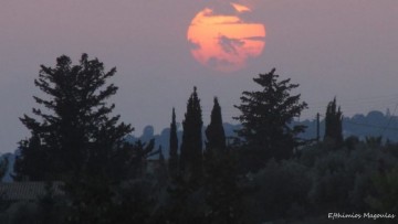 Yπέροχο ηλιοβασίλεμα στο Λουρδά
