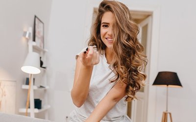 6 γρήγοροι και εύκολοι τρόποι να αποκτήσεις άμεσα όγκο στα μαλλιά