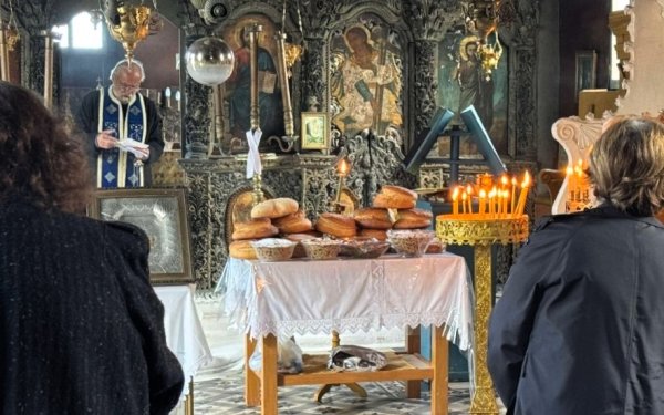 Οι πρώτοι χαιρετισμοί της Παναγίας και το ψυχοσάββατο των Αγίων Θεοδώρων στα Πουλάτα