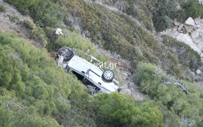 Θρίλερ στην Κερατέα: Νεκρός ο νεαρός οδηγός που έπεσε σε γκρεμό στη Κακιά Θάλασσα (εικόνες)