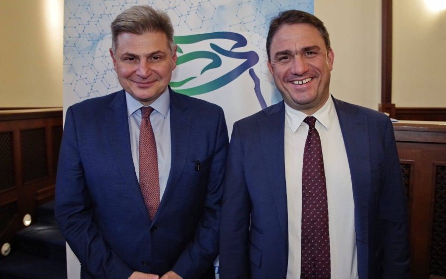 Και νέα κοινή εμφάνιση Φαραντούρη - Τσουκαλά (ΠΑΣΟΚ) σε εκδήλωση για τα κόκκινα δάνεια