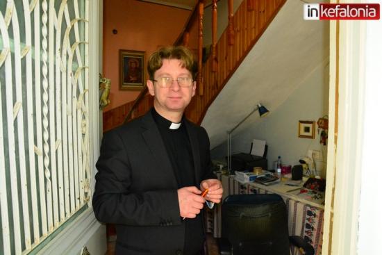 Νέος ιερέας στην Καθολική Εκκλησία του Αργοστολίου (Το πρόγραμμα της Μ. Εβδομάδας)