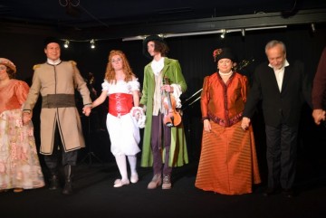 Σήμερα "Τα παιχνίδια του Ερωτα" απο το Ερασιτεχνικό Θέατρο Κεφαλονιάς στο ΞΕΝΙΑ