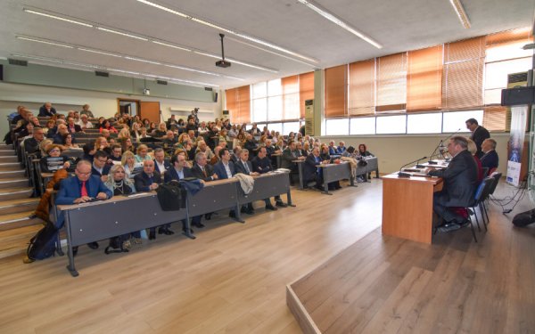 Στο επίκεντρο η εκπαιδευτική ηγεσία στο 1ο συνέδριο της Π.Ε.ΔΙ.Π.Δ.Ε. – Τι ανέφερε ο Γ. Αλεξανδράτος